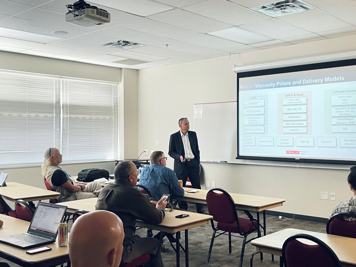ViscosityNA's tweet photo. And that's a wrap for Day 1 of the @utoug #TrainingDays22! We had a great turnout today with our experts, @RichNiemiec, Craig Shallahamer of @OraPubInc, & @ggordham presenting today.
Looking forward to Day 2!
#utoug #orcledb #orapub #vna22 #oracle https://t.co/Vj1a3hyRXL