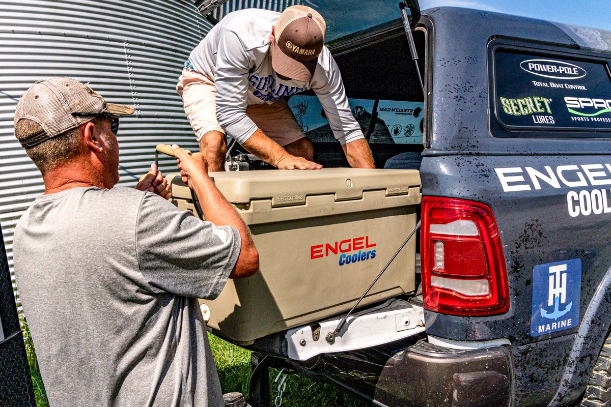 DeerGearTV's tweet photo. You know it was a successful weekend when you come home with a cooler full of venison!
@EngelCoolers
#engelcoolers #seriouscool #rotomoldedcooler #highperformancecooler #iceretention
#eng80 #seriouscool #yamahaoutdoors #venison #deerhunting #hunting https://t.co/m2IjUmi0Nm