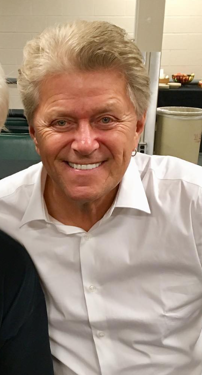 Happy 78 birthday to the amazing ex-Chicago bassist and singer Peter Cetera! 
