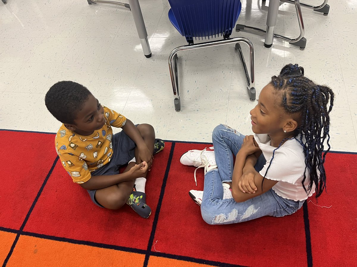 MsBaker_MVW's tweet photo. We can turn and talk to share our thoughts and ideas!  #mvwes https://t.co/FkdBuI2CtB