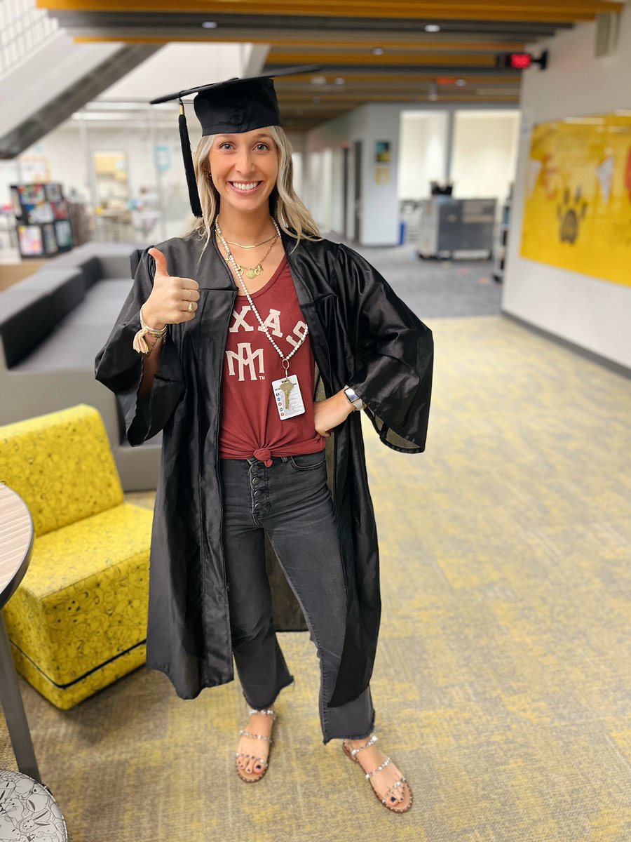 SmileyCounselor's tweet photo. Kicked off College Week with our Aggie gear!! Someone asked me if I graduated this weekend, so I’m calling today a WIN! @MinettElem https://t.co/bxcI7cVUGh