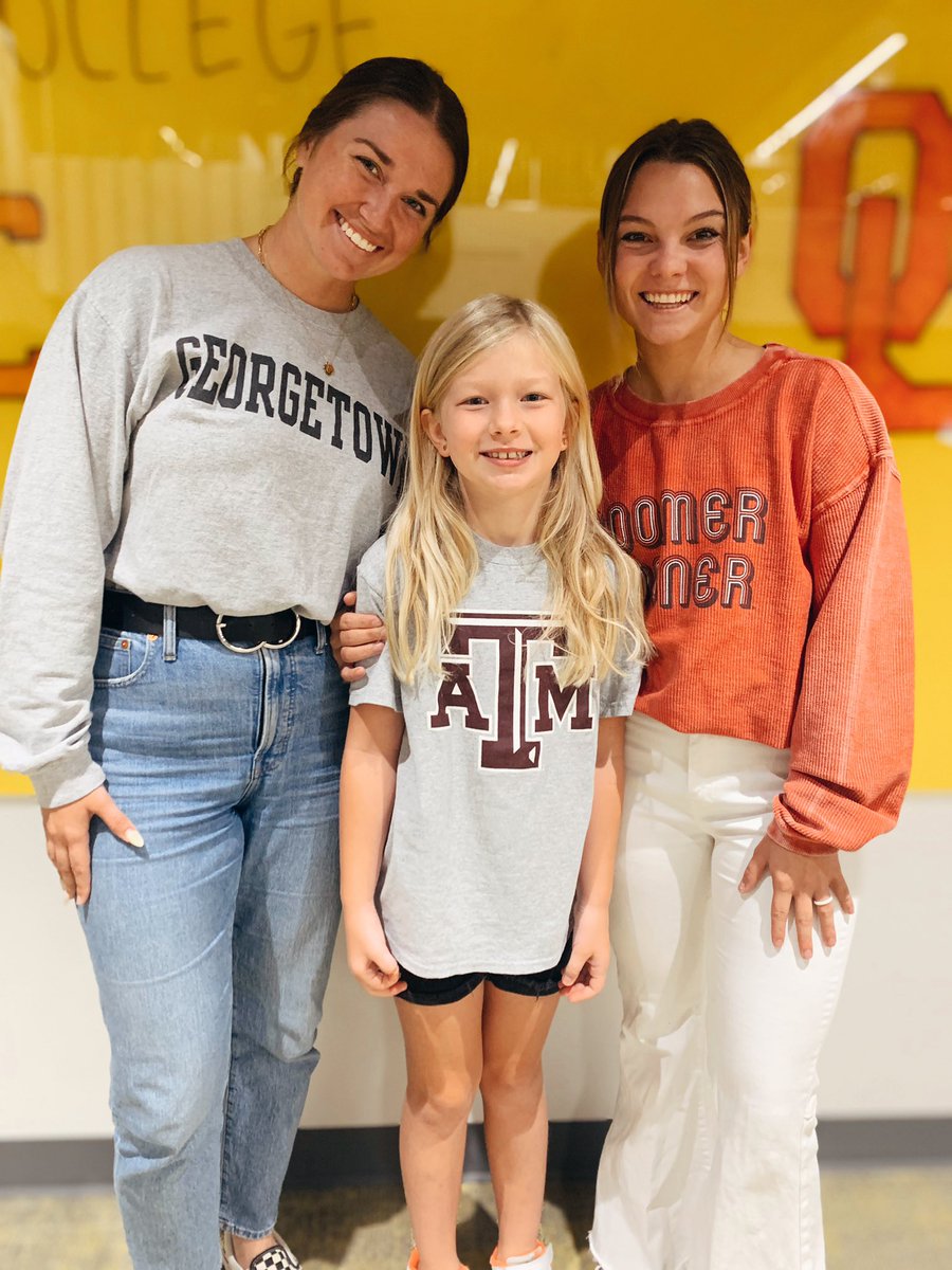 SmileyCounselor's tweet photo. Kicked off College Week with our Aggie gear!! Someone asked me if I graduated this weekend, so I’m calling today a WIN! @MinettElem https://t.co/bxcI7cVUGh