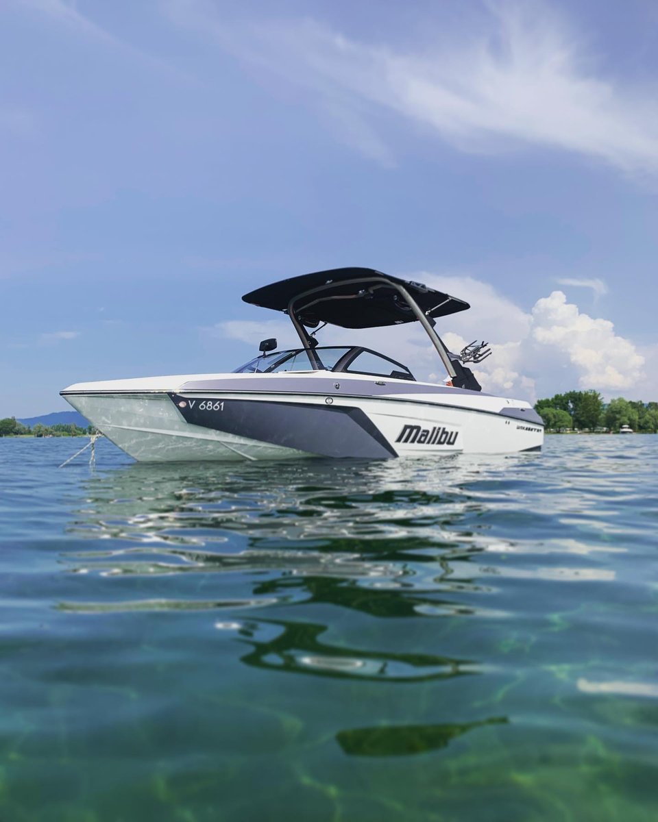 malibuboats's tweet photo. Is this what dreams are made of? 😍

#MalibuBoats #TheTruthIsOnTheWater #22LSV #DreamBoat #Wakeboat #Customboat #WakesurfBoat #WakeboardBoat 
📷: Kalea Surfing https://t.co/4sFtjFDnXU