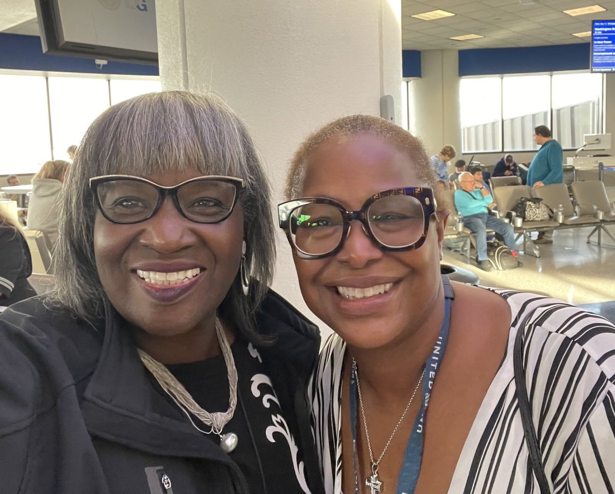 EWR #ConsistencyTeam. Finally, I had the pleasure to met the Awesome Bea Wiggins from Dulles.  Thanks Bea for supporting our efforts to building a number one airline.