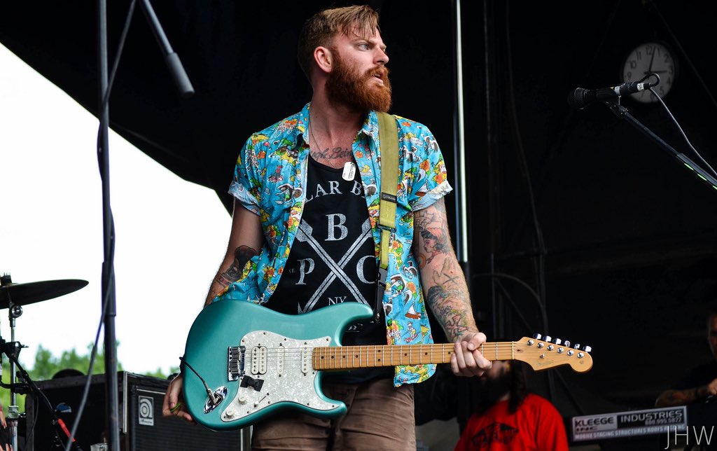 eclecticSB's tweet photo. Happy 35th Birthday to Four Year Strong co-lead vocalist and guitarist Alan Day. Favorite Four Year String riffs and solos?
#alanday #fouryearstrong #guitarist #guitarplayer #poppunk #easycore #melodichardcore #35thbirthday #rocksinger #poppunksinger #altrock #alternativerock https://t.co/oIYVFF7shY
