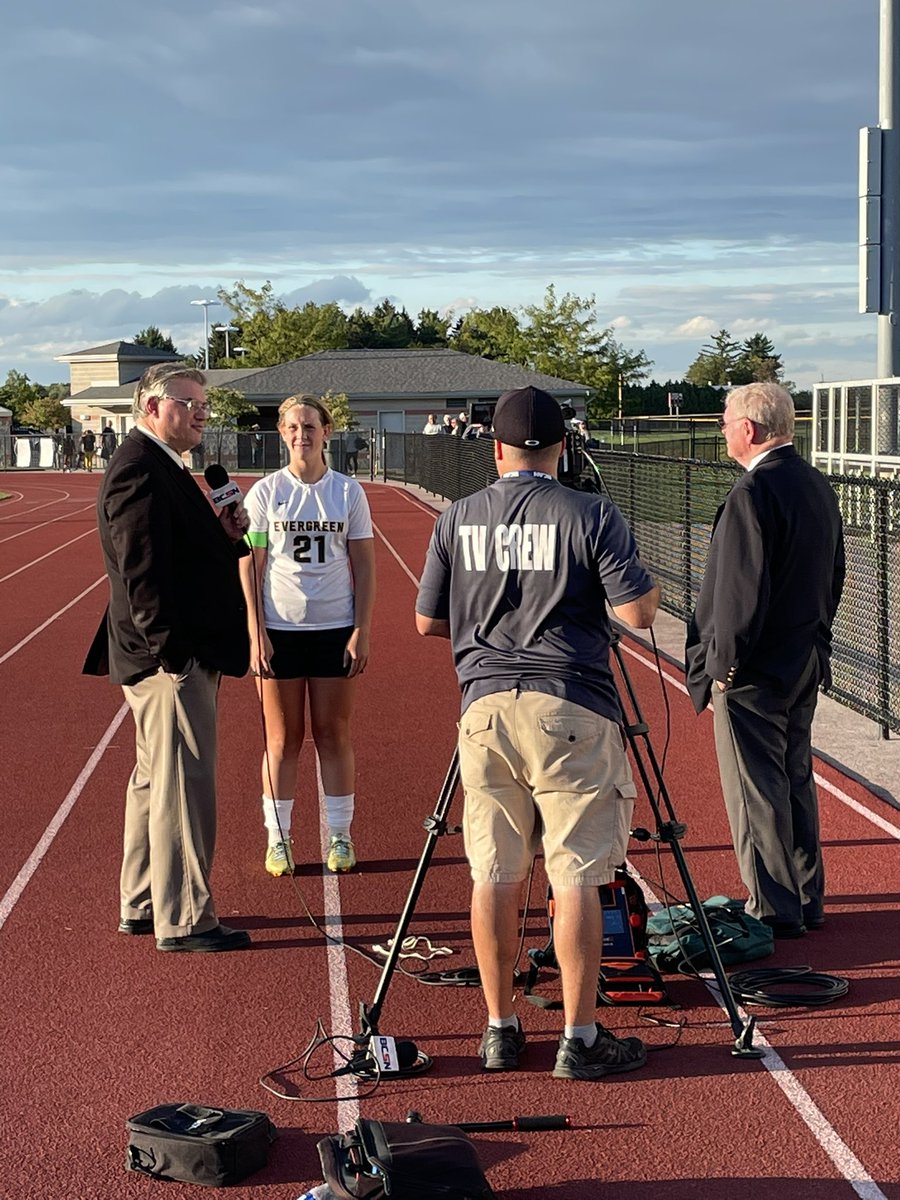 jdradel's tweet photo. Awesome team victory over Rossford!!! 6-2 and then we got a tv ⭐️ ⭐️ ⭐️!!! @RadelRaegan 
🥅 @doublehannah_ 
🥅 @Bekahsoccer 
🥅 ⚽️ @GlecklerLydia 
🥅 🥅 🥅 ⚽️ @RadelRaegan 
⚽️ @KaraHuntzinger 
⚽️ @kierste24486925
⚽️ @autumnkwiatkow 
Let’s Go Vikes
@EHSsection @EVGvikings https://t.co/RtAdiPqUxf