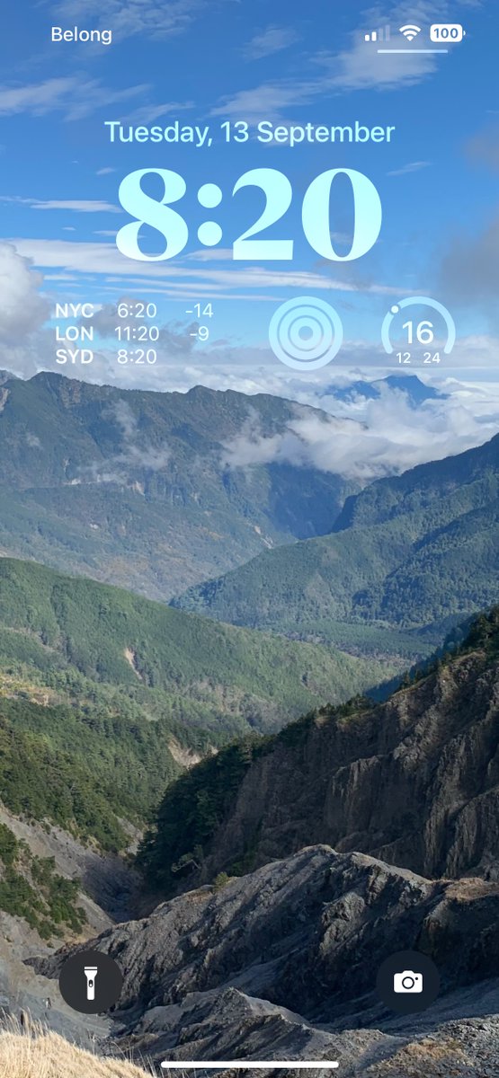 funwithstuff's tweet photo. If you haven’t been using the beta of #iOS16 on your #iPhone, you’ll probably be offered it soon. There are several nice features you’ll enjoy, but the most obvious is the new Lock Screen. Here’s how to make it your own. 1/🧵 https://t.co/IFBUyDCdOK