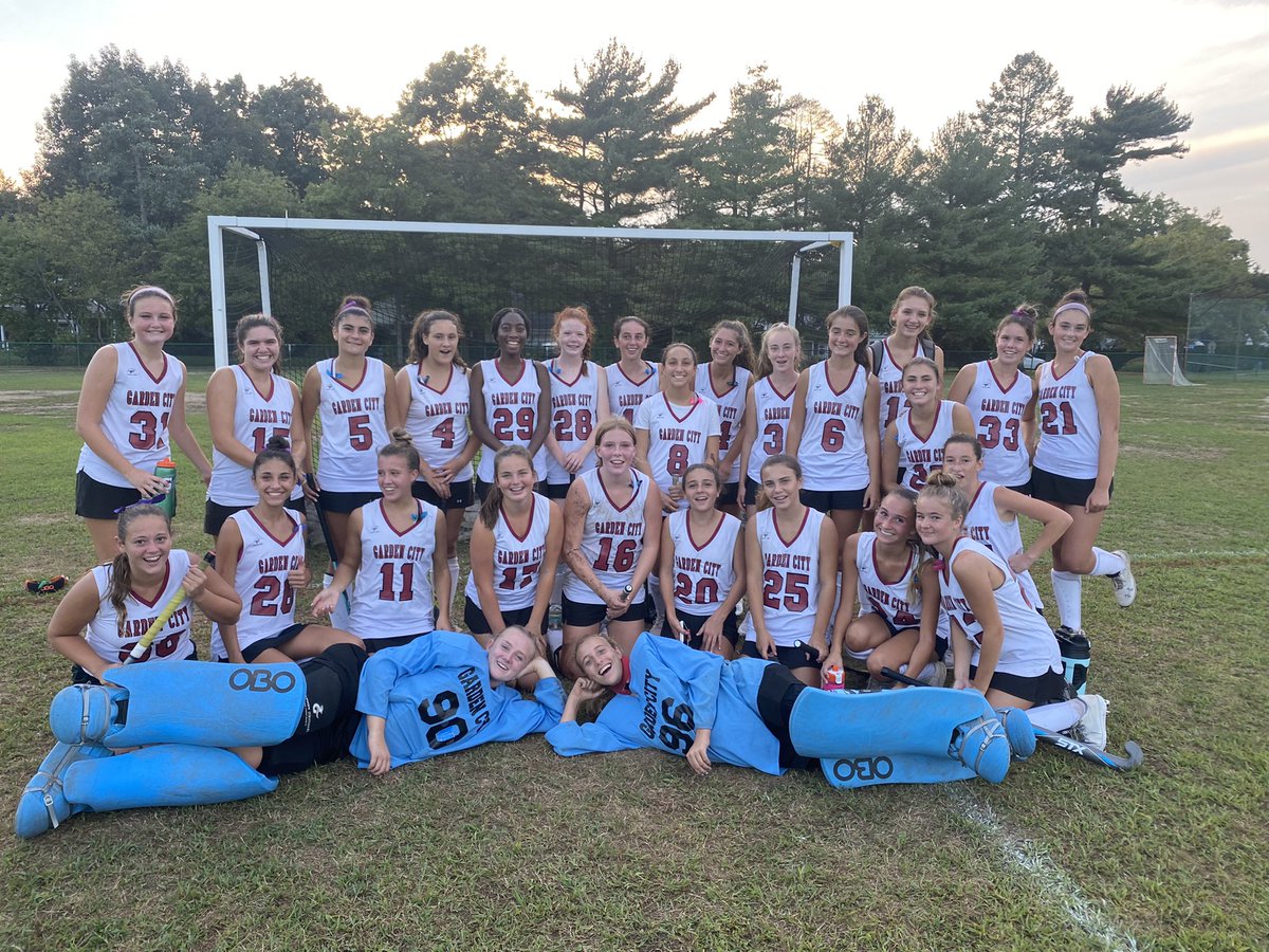 MrsCamGC's tweet image. So proud of #GCJVFH on the first win of the season! We loved our  special guest who greeted us at warmups 🐶 #HEYRED @Garden_City_HS @GC_ATHLETICS_