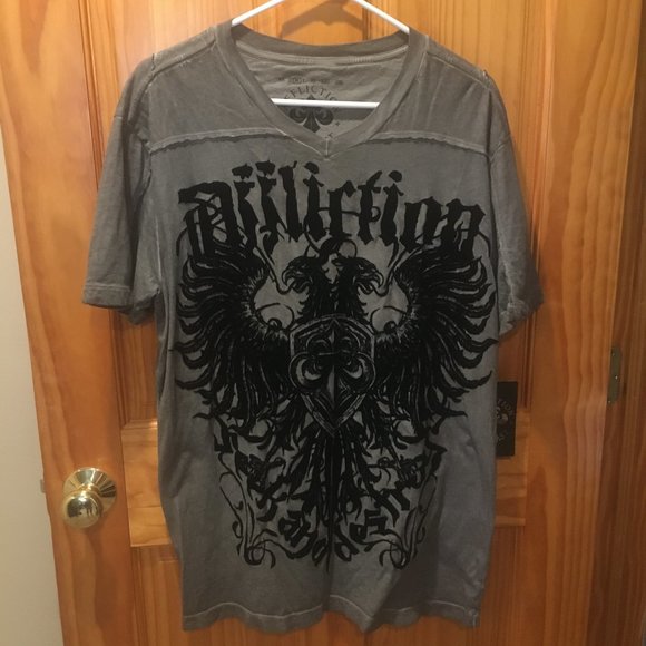 reneh766's tweet photo. So good I had to share! Check out all the items I'm loving on @Poshmarkapp from @Ldemarco6 @AHOTStores #poshmark #fashion #style #shopmycloset #swimsolutions #affliction: https://t.co/oI5fat5KF7 https://t.co/b16ASWvMvX