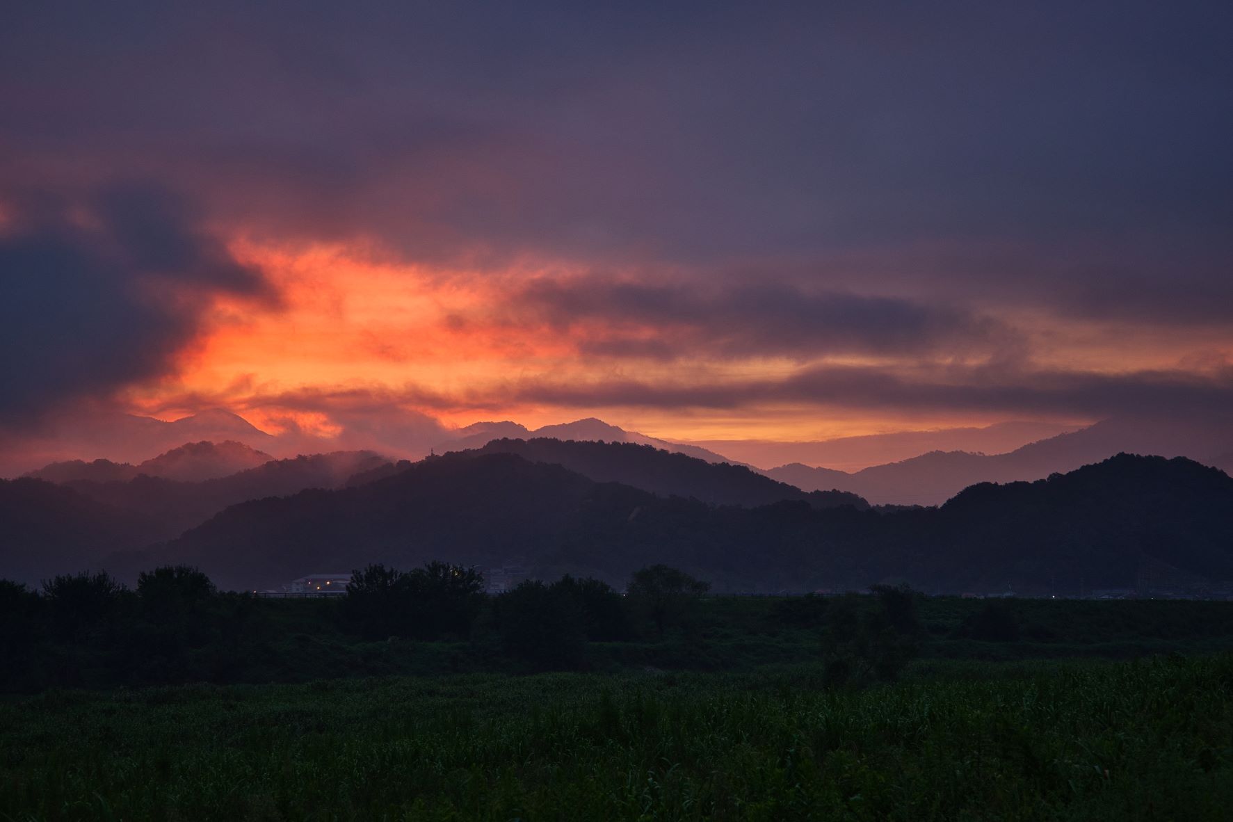 イタリアアルプスには何ヶ月も太陽が昇らない町がありました。