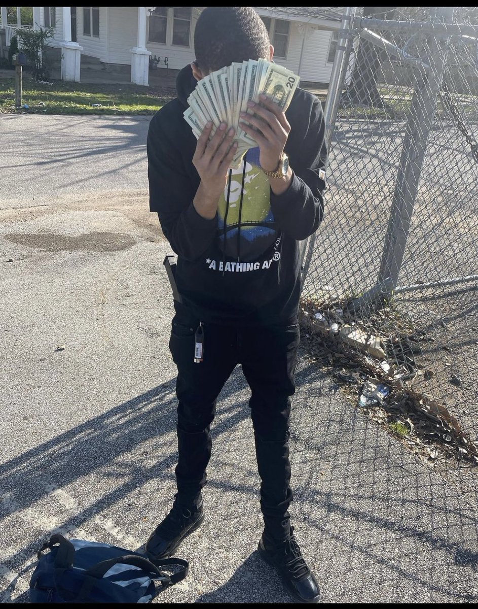TyTheGunna_'s tweet photo. Aint Posted On Here In So Long Gone Run Me Up 🔥 https://t.co/UF4Mplblak