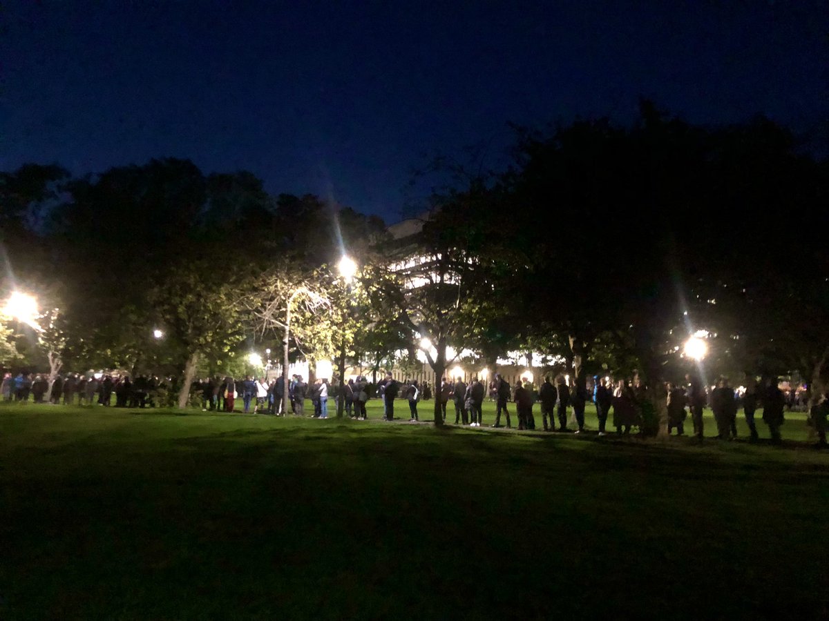 0xCarole's tweet photo. Thank you @edinburgh for this opportunity to be part of the Operation Unicorn as a queue support volunteer. This will be one of the most precious memories in my life. https://t.co/cFMy3MQIMs