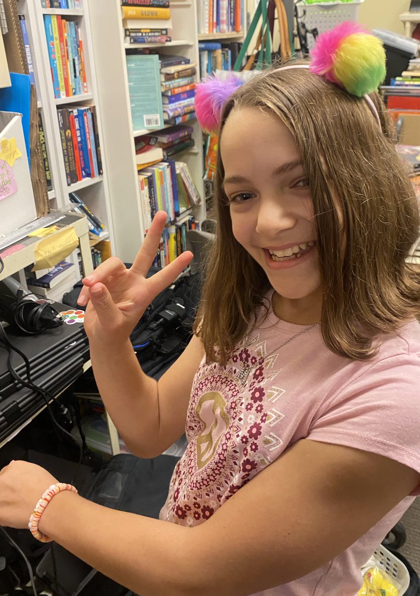Last year the #AMDGeniusBar wrote a mission statement that focused on #KidsHelpingKids! It came to life today when Maya jumped in to help acclimate new students to our chromebook system! So proud of her!!! This is what it’s all about. <a href="/TeachBacon/">Allison Bacon</a> <a href="/OssDOT/">Mike Hanna</a>