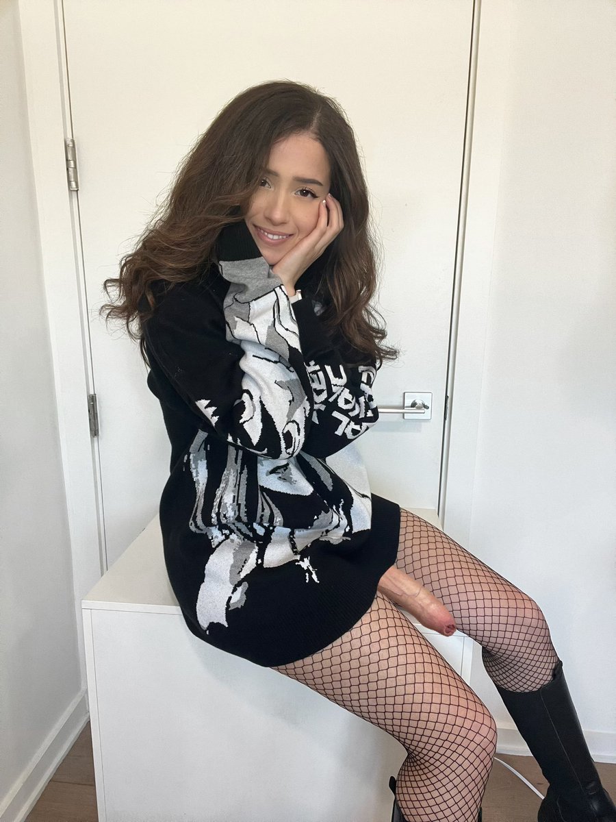 thicc_streamer's tweet image. We both know I can definitely be a better boyfriend than him...