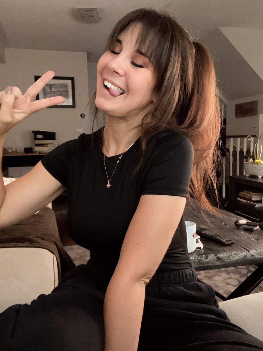 After a LONG time away from my computer, I’m back to consistency! (FINALLY). Join me live on #Twitch 4:30pm EST/1:30pm PST 🖤