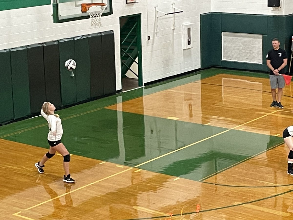 BataviaBMS's tweet image. The BMS volleyball team hosted Felicity tonight! Both 7th and 8th grade had a great night on the court. Congrats to both teams for their victories!