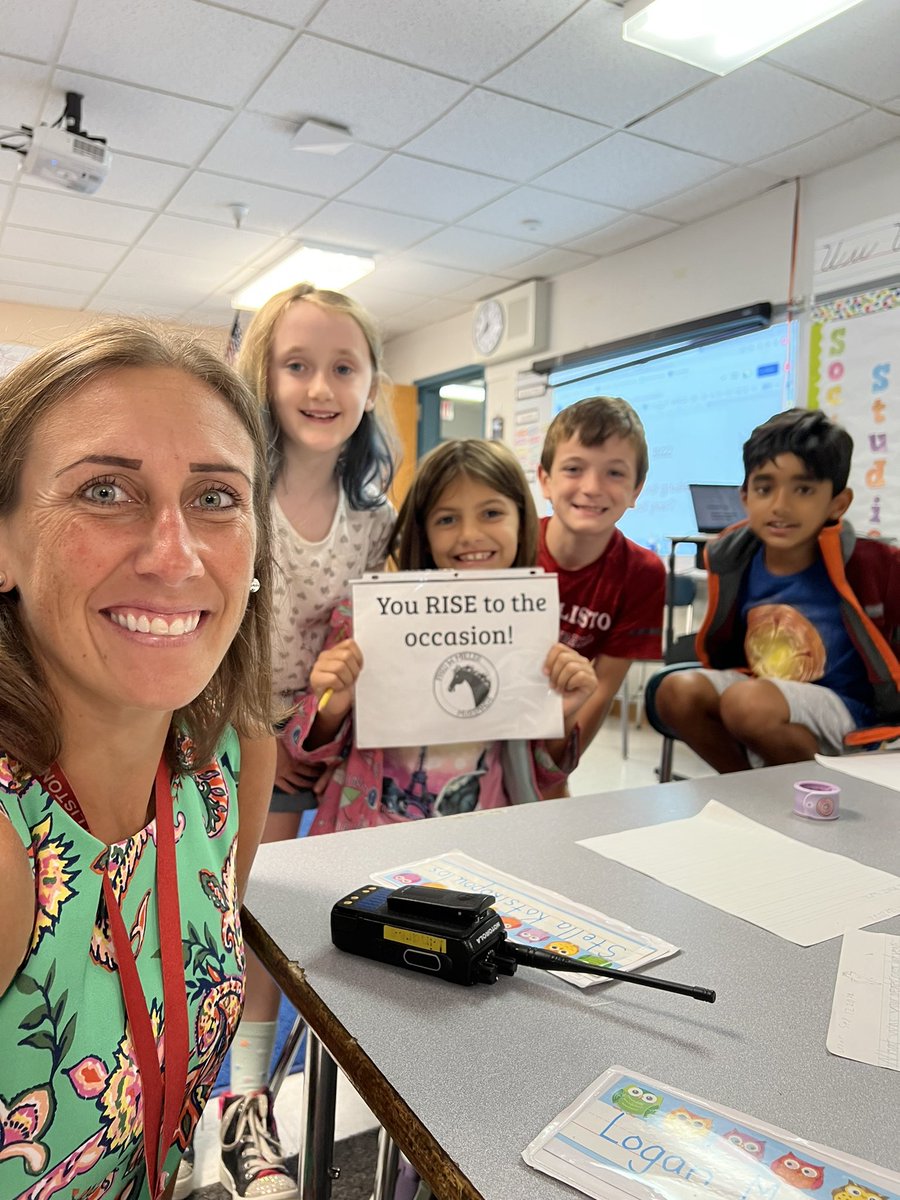 HenryWarrenAP's tweet photo. Kicking off our 1st #PositiveSignMonday for the 22-23 school year as we RISE to the occasion!🎈 #MillerMustangsHPS #MondayMotivation https://t.co/wUuqElKVSV