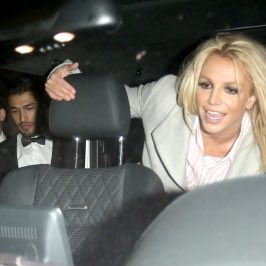 BIackoutSyn's tweet photo. Britney Spears was spotted leaving Beyoncé’s Birthday Party last night! https://t.co/X2C90XUECq