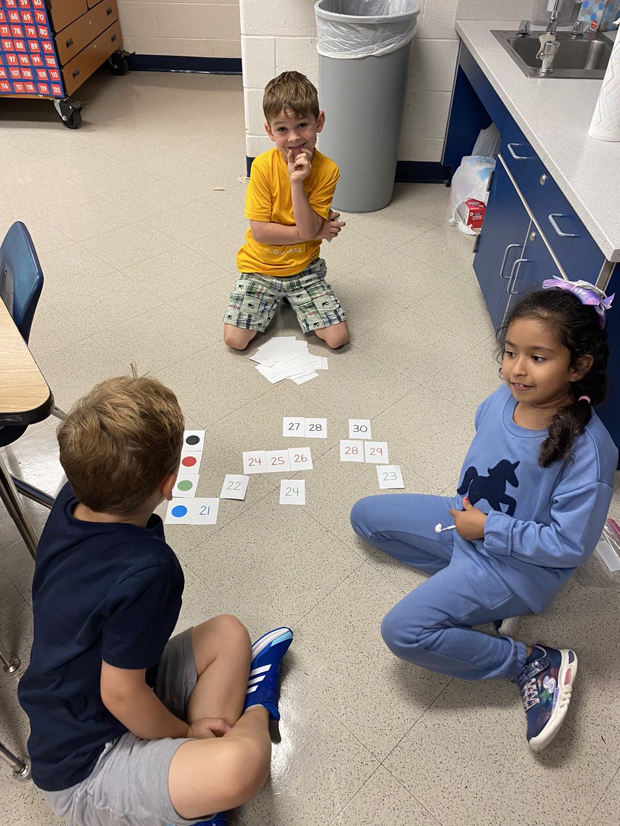 MsJConnors's tweet photo. Today we played a new math game, Treasure Hunt, to practice sequencing numbers. #fhhighlights https://t.co/iHQtzqRvj3