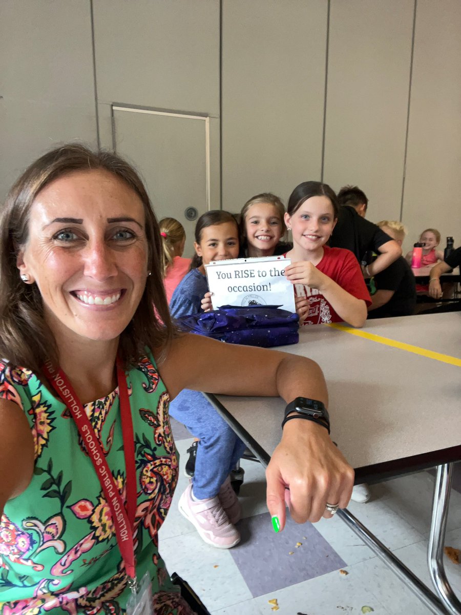 HenryWarrenAP's tweet photo. Kicking off our 1st #PositiveSignMonday for the 22-23 school year as we RISE to the occasion!🎈 #MillerMustangsHPS #MondayMotivation https://t.co/G2gzEF8xKv
