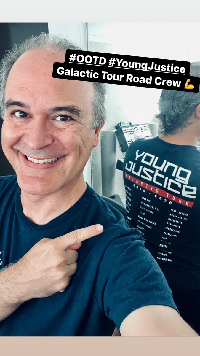 utadeer's tweet photo. #OOTD #YoungJustice Galactic Tour Road Crew… hope you’re having a great Monday friends! https://t.co/GjFLWGwCT8