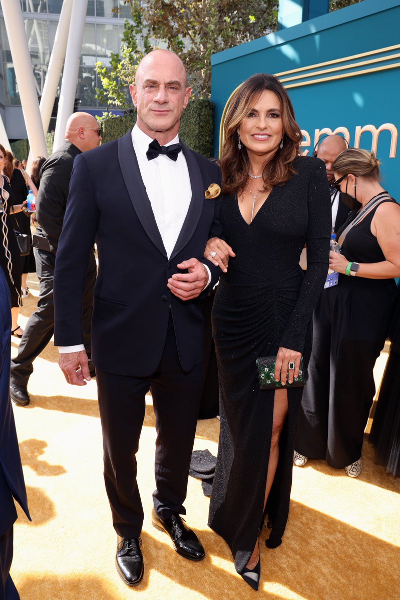 Phil_Lewis_'s tweet photo. Chris Meloni and Mariska Hargitay at the #Emmys: https://t.co/gCmThoFS0u
