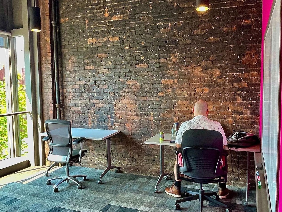 TroyInnovation's tweet photo. Start off your week with us, by checking out our day passes! Only $25, giving you access to our facility all day. 

Book the day through our website, and now via LiquidSpace!⚡️

https://t.co/xtlgYFUDVA https://t.co/wtas1hmLos