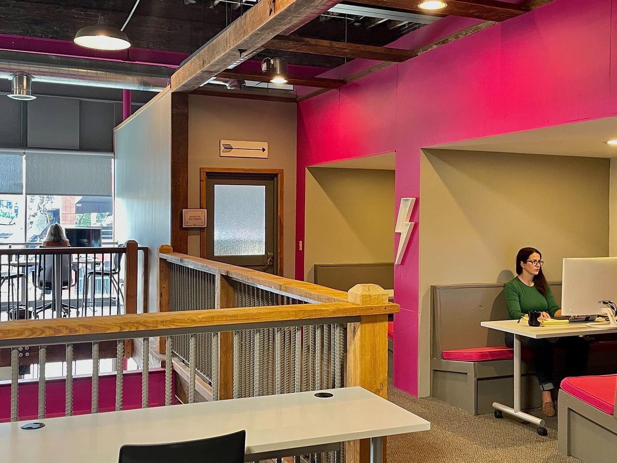 TroyInnovation's tweet photo. Start off your week with us, by checking out our day passes! Only $25, giving you access to our facility all day. 

Book the day through our website, and now via LiquidSpace!⚡️

https://t.co/xtlgYFUDVA https://t.co/wtas1hmLos