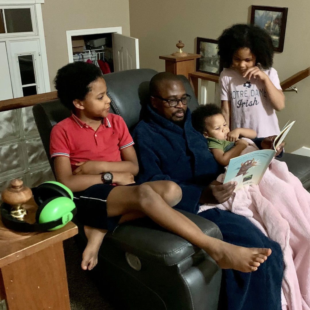 dollyslibrary's tweet photo. Create memories that last a lifetime! Get a FREE, high quality, age appropriate book for your child each month until their 5th birthday. Enjoy books, songs &amp; stories with good rhyme, rhythm and repetition. Check availability in your area! https://t.co/2YAEWDBgXx (📸: Francie C.) https://t.co/UVkhnmAbFN