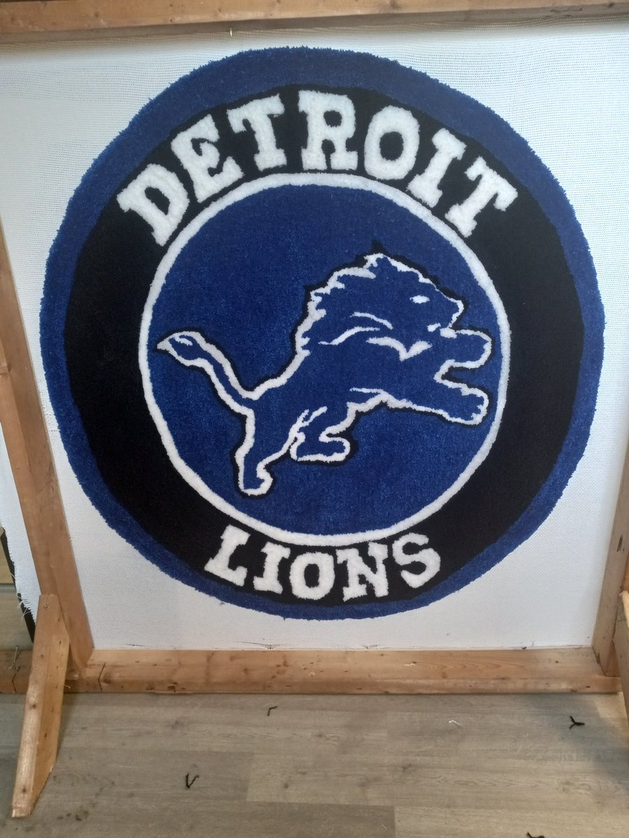 LuneyB1k's tweet photo. Customs rugs who need 1 dm shipping to wherever your at dm for inquiries anything u want https://t.co/agTL6Ghr3r