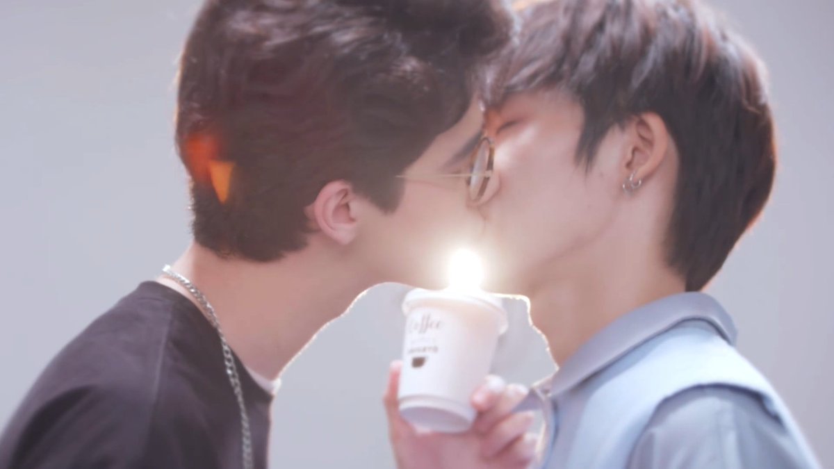 randomlyrj_'s tweet photo. Not the corporate fujoshi behavior 💀 #WorkFromHeartEP1 https://t.co/uWPCSZ9m2n