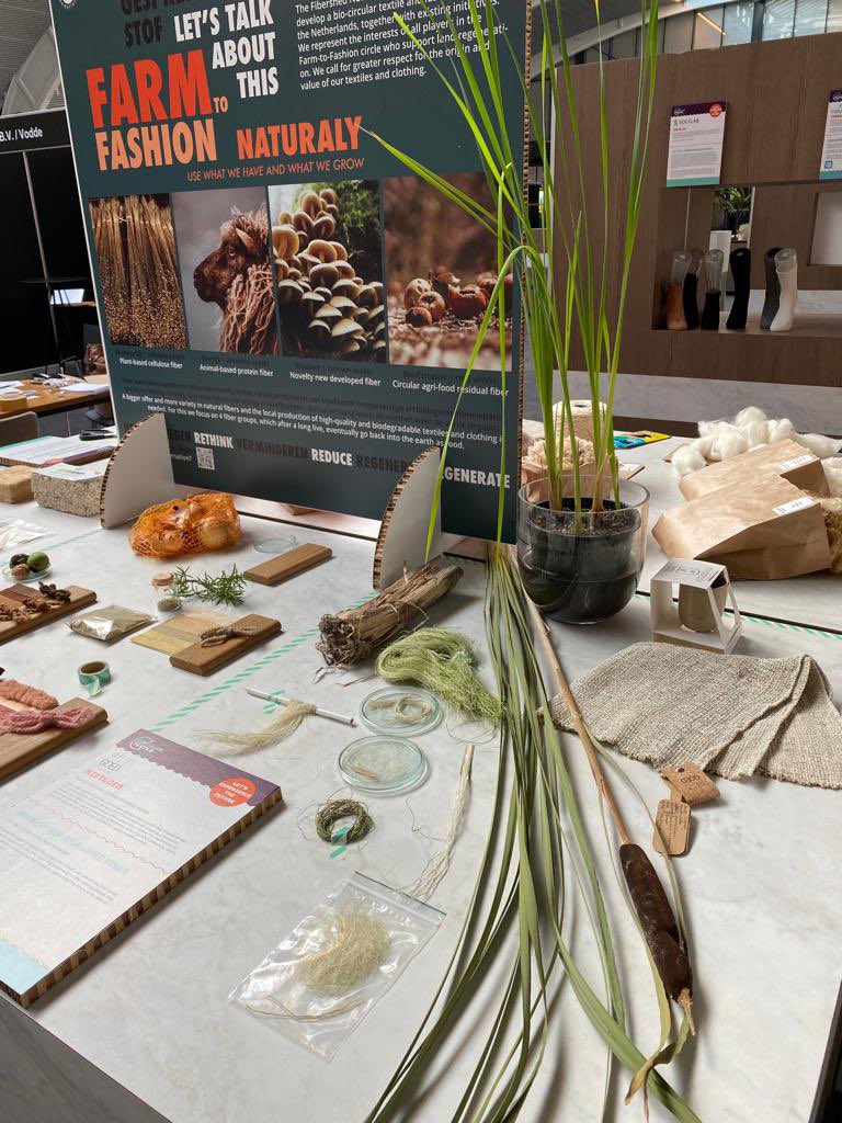 FibershedN's tweet photo. Heel trots op deze prachtige presentatie van Fibershed, samengesteld door Stijntje Jaspers voor de Circular Textile Days. Op 13 en 14 September te zien in 1931 Congrescentrum, Den Bosch #grondtotgarderobe #goedegespreksstof #farmtofashion #circulartextiles https://t.co/k7E3CDS7yk