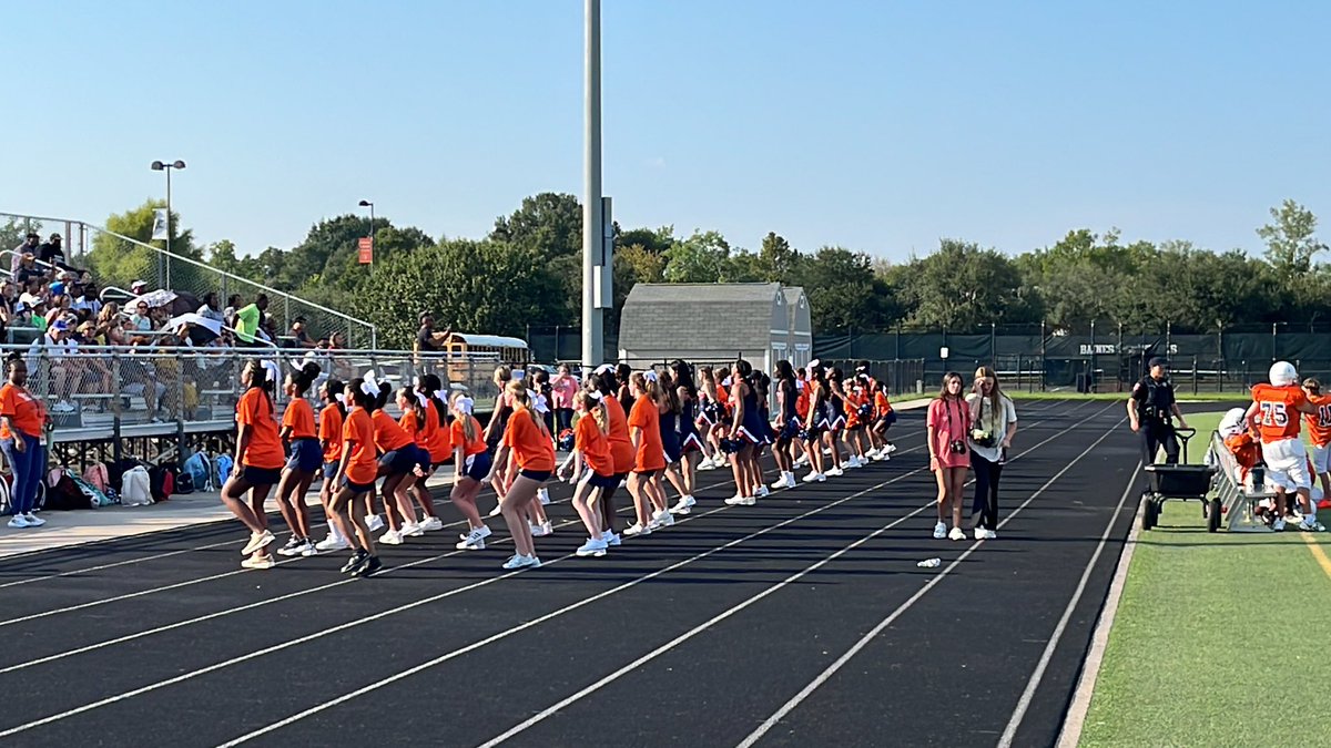 FBISDAthletics's tweet photo. FBISD version of Monday night football. Cheer, pep squads, and football teams lined up for action! @BainesAthletics @DMS_Vikings https://t.co/eSa78r45nk