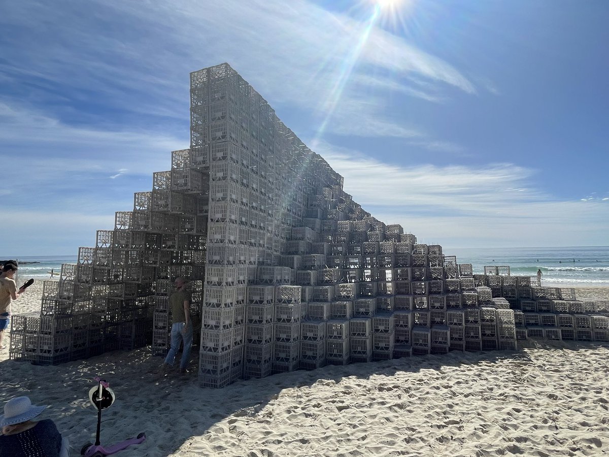amframp's tweet photo. Reminds me of a Minecraft Build @Swell_Sculpture Wouldn’t it be great if we could prototype in MEE then build using norco milk crates and zip ties on the school oval!! @PlayCraftLearn @MSEduANZ #MIEExpert https://t.co/5NtvAWupCU