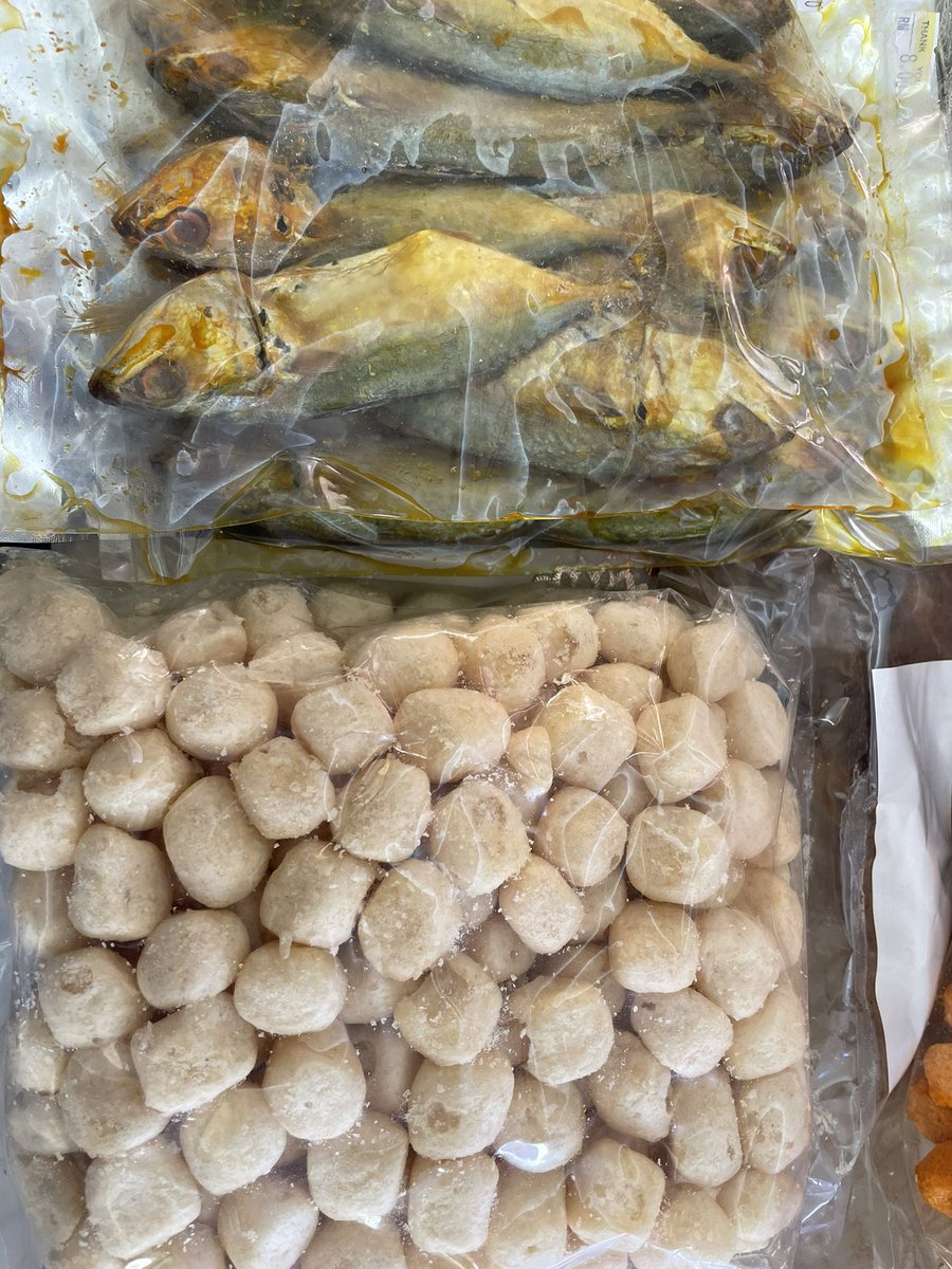 ahmadmaslan's tweet photo. #Amplang, kuih cincin, ikan kering, ikan bilis - utk isteri yg menunggu dgn sabar di rumah. Beli &amp; bawa dari #Sabah Negeri Di Bawah Bayu. Selesai di Sabah, maka akan kerja lagi pagi ini di ofis, kemudian akan balik kws #Pontian. https://t.co/eayzHAh5X9
