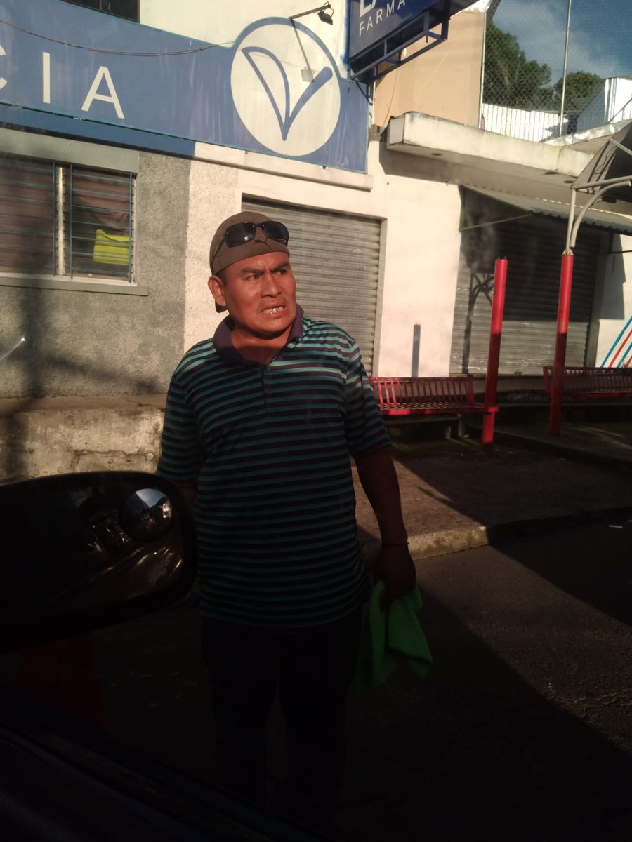 ARTHY72's tweet photo. Este microbusero bolo de la ruta 11 que viaja a San marcos golpeó el carro de mi yerno el cual iba con mi hija y nieta y como siempre no se hizo responsable y huyó del lugar
@PNCSV @VMTElSalvador @nayibbukele https://t.co/2bk0Xgo4VK