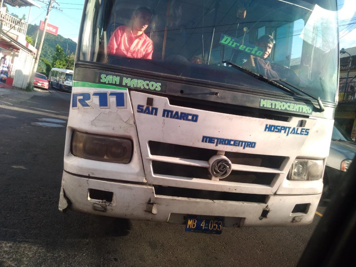 ARTHY72's tweet photo. Este microbusero bolo de la ruta 11 que viaja a San marcos golpeó el carro de mi yerno el cual iba con mi hija y nieta y como siempre no se hizo responsable y huyó del lugar
@PNCSV @VMTElSalvador @nayibbukele https://t.co/2bk0Xgo4VK