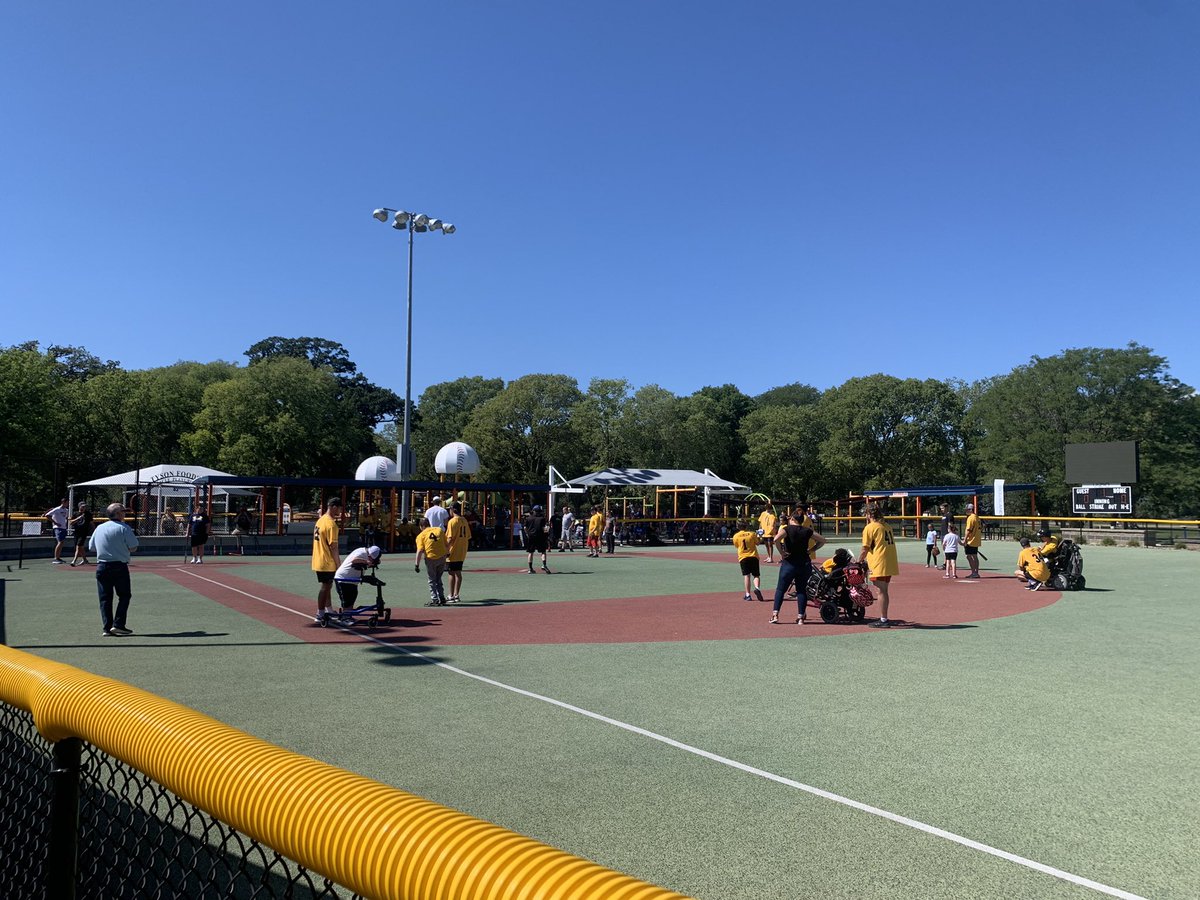 WSCBB's tweet photo. Had a great time yesterday volunteering for @MiracleLeagueSC! Even got to support our team manager, Jess Gibson! What a great set up they have in Sioux City! https://t.co/iZbQJeOSzB
