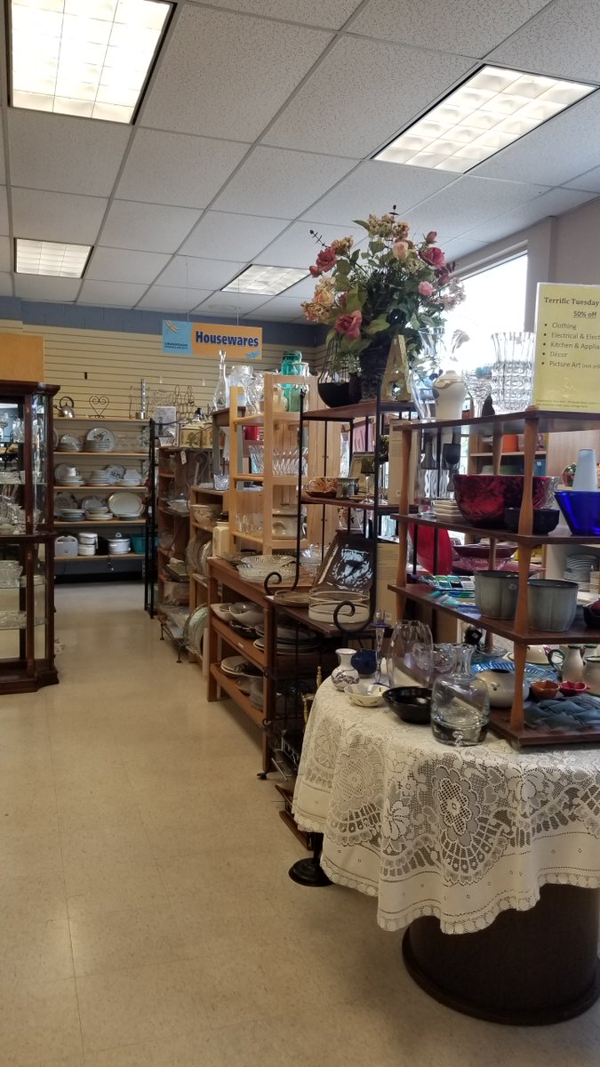 crossroadsbcts's tweet photo. Tuesday Specials - 50% off
•Clothing
•Electrical &amp; Electronics
•Kitchen &amp; Appliances
•Halloween Costumes
•Décor
•Picture Art 

Plus more in-store specials like babies &amp; kids clothes for $1 each and picture frames at 3 for $1.

Please bring your own bags. https://t.co/ty79sZa6kR