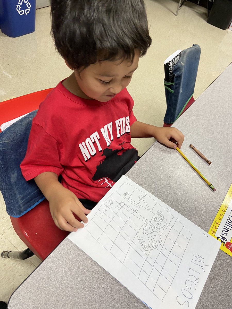 kendra_windsor's tweet photo. Making covers for our first stories of the year and then sharing our stories with each other @North_Tweets #proud2bnorthies #JCschoolschampions #weareelementary https://t.co/564kuPsJdg