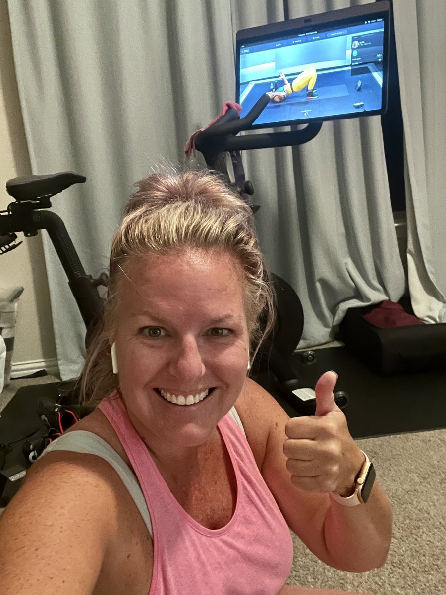 jlo731's tweet photo. Hey @TheWalkingEds! Never miss a Monday!💪 #HCOTF core &amp; strength this AM &amp; now running 🏃‍♀️ the track at football 🏈  @BeckyEdu, I was pleasantly surprised to see more @onepeloton “Just Work Out” options! 🎉 #TheWalkingEd #justmove https://t.co/QkApDoNAFq