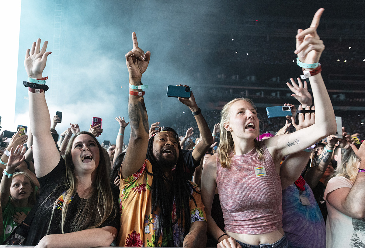 reviewjournal's tweet image. Imagine Dragons played the biggest ever local show by a Vegas band on Saturday → rjnews.is/3daUXwb