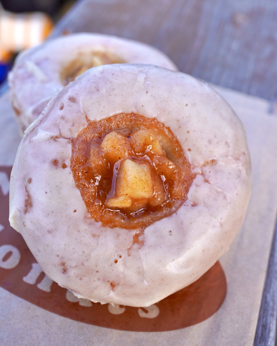 What does everyone think of the apple pie-filled donut this month? Comment and let us know! #applepiefilled #limitededition