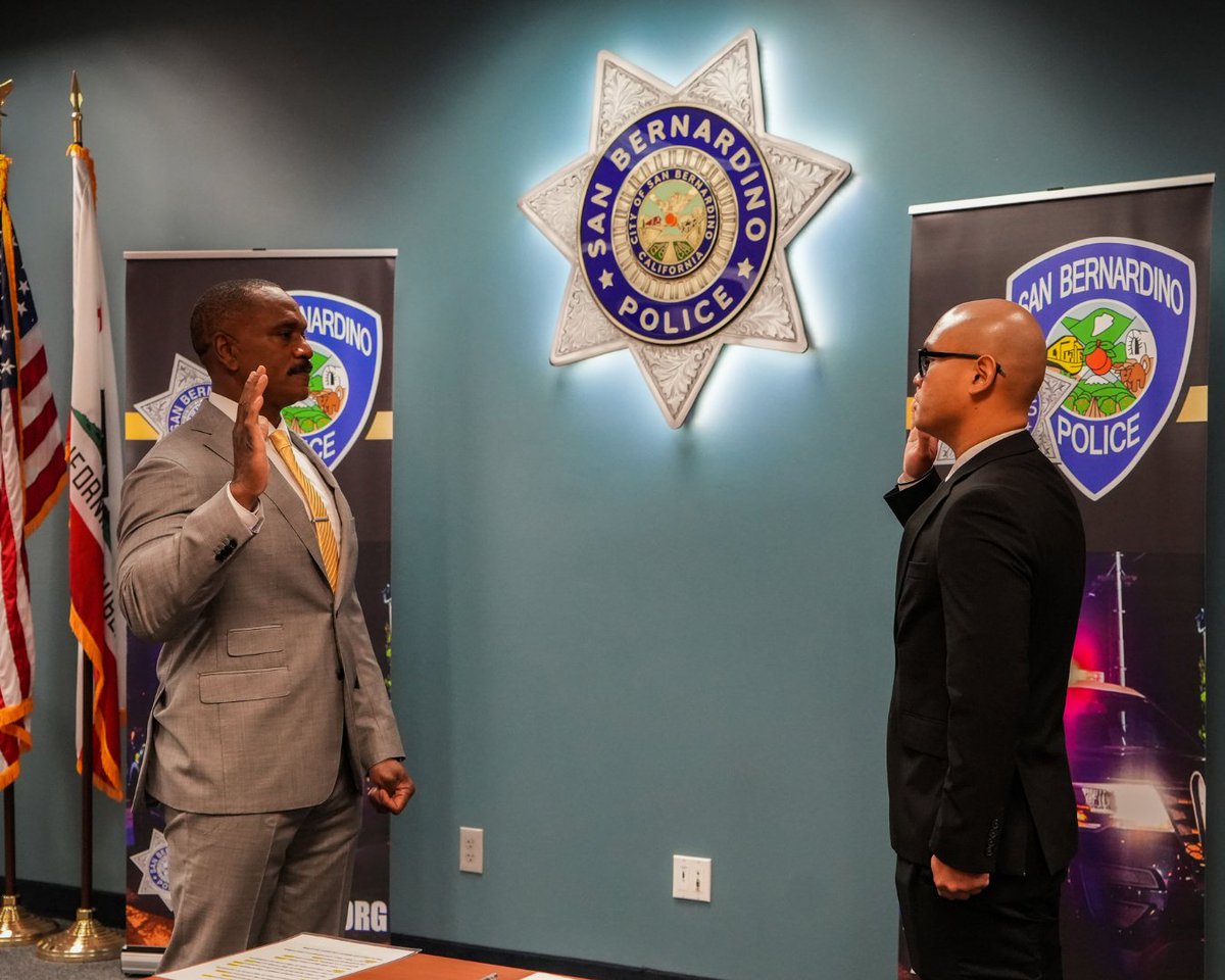 SanBernardinoPD's tweet photo. Join us in welcoming Officer L. Ho 🎉 

#StandardOfExcellence #Lateral #LateralOfficer #ThisCouldBeYou #ApplyToday #WeAreHiring #Police #LawEnforcement #Welcome #SanBernardino #JoinSBPD @SBPD_CHIEF https://t.co/LGhOtE1ihs