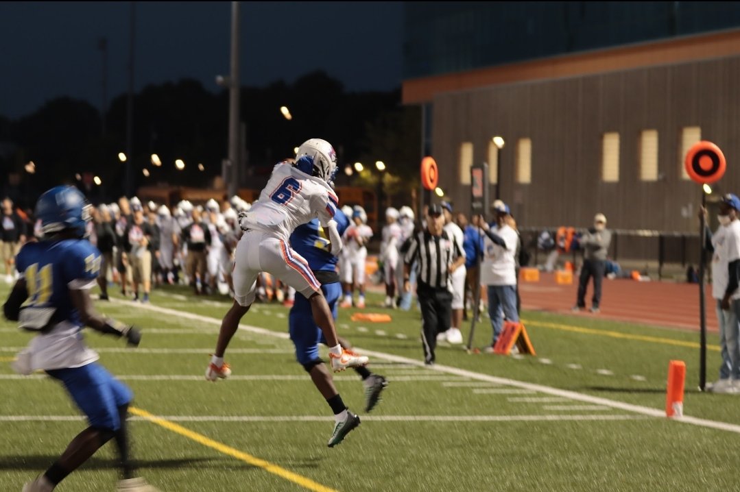 Shoutout to our 2 players who stood out this past Friday:

Jayden Leroy: 8 tackles 2 INTs 
Tony Butler: Over 150 yds rushing 3 TDs

<a href="/DaveRuden/">The Ruden Report</a> @GameTimeCT @CsaundersTalent