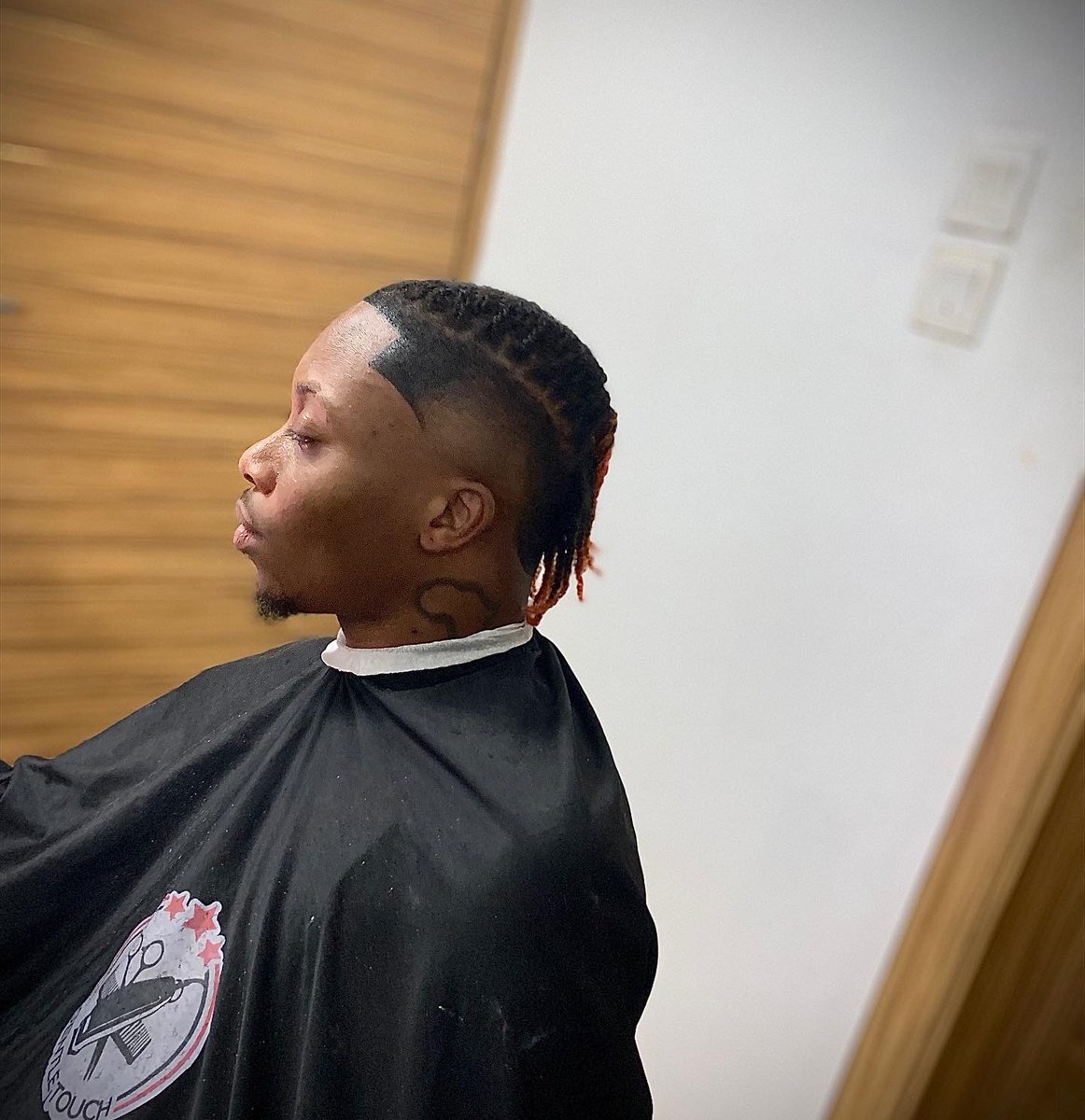 gentle__touch's tweet photo. Oxlade’s 🌴 KU LO SA haircut by Gentle Touch💈 https://t.co/dphpFaglXw
