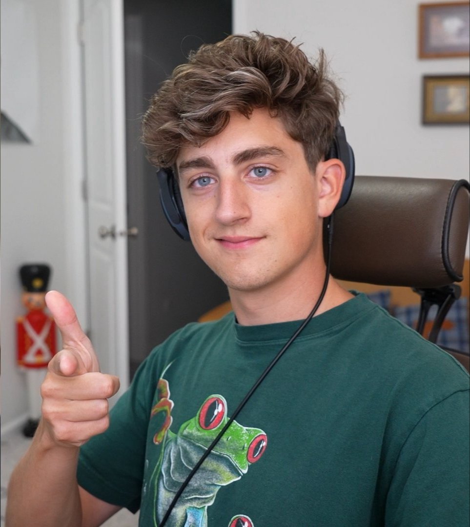 Phowoenix 🂱 on Twitter "jacksfilms It's him Drew Gooden https//t.co