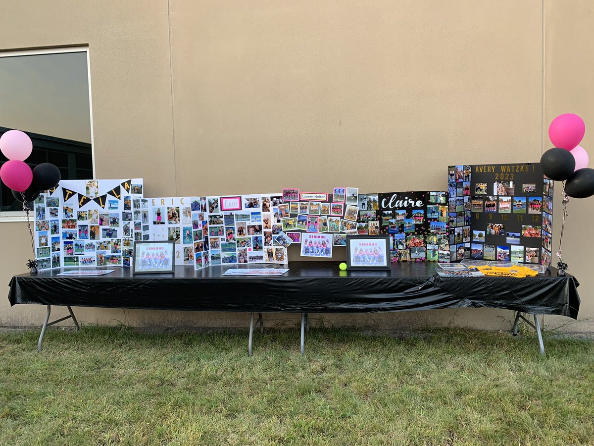 Celebrating the seniors in style tonight! We 💗 you!