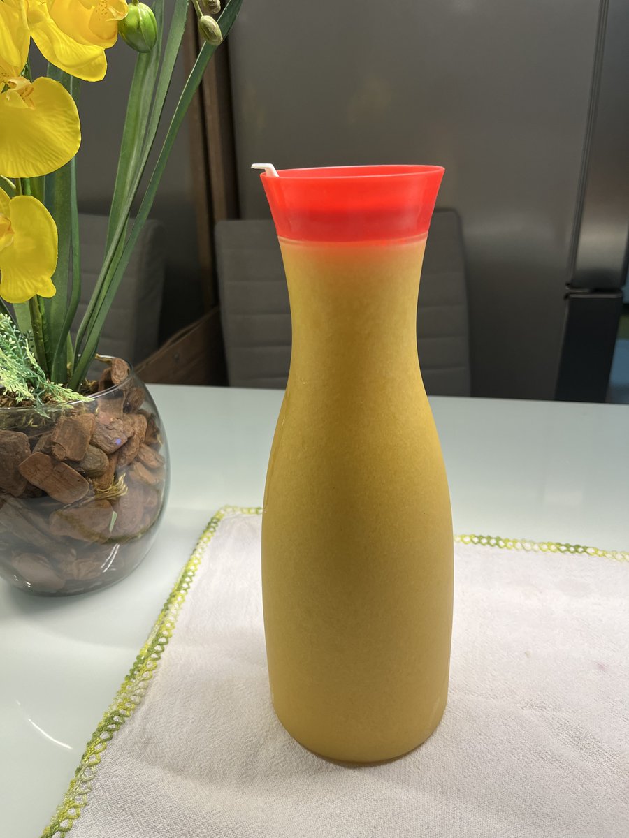 euovitinn's tweet photo. meu nível de gostar de suco de maracujá é assim https://t.co/FebxolgDMb