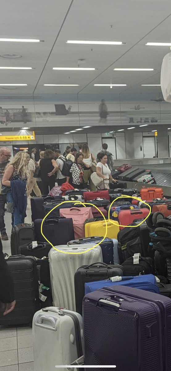 CharlieAParfitt's tweet photo. After a nightmare at schiphol airport today I managed to get onto a standby flight but my 2 hood luggage wasn’t on the flight &amp; is still in Amsterdam. There is no ground staff to help me locate or get them onto a flight back to me. Please help! Seen in a pic! @easyJet @Schiphol https://t.co/wOvF8N5SyX